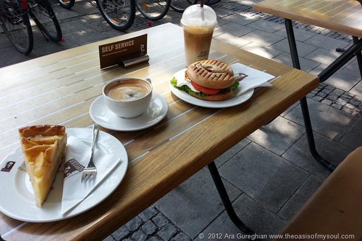 Breakfast in Munich [original]